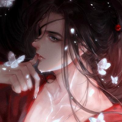 男子买东西故意贴女店主还不承认